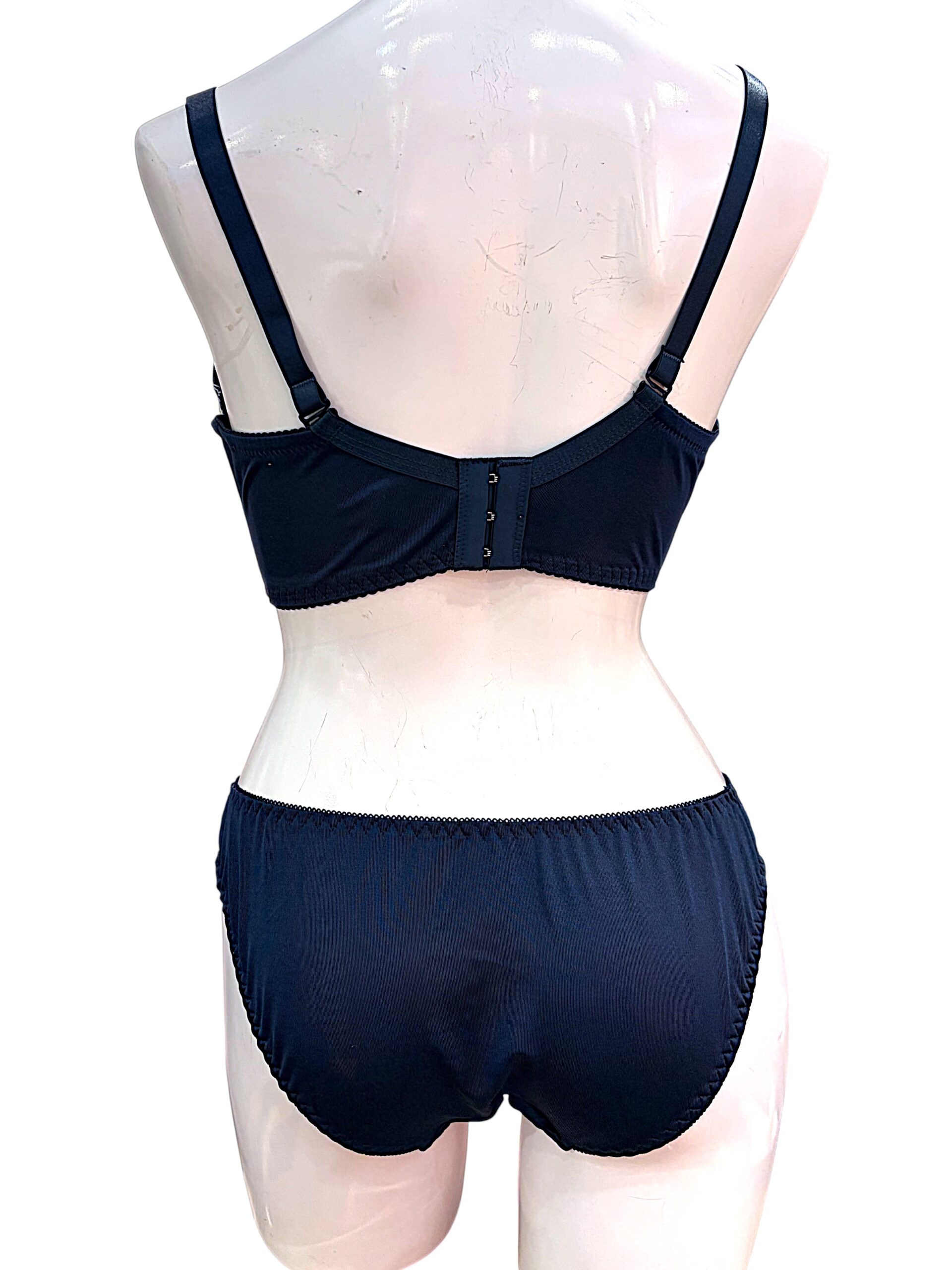 8000203 navy & white floral | fg cup lace bra & panty set