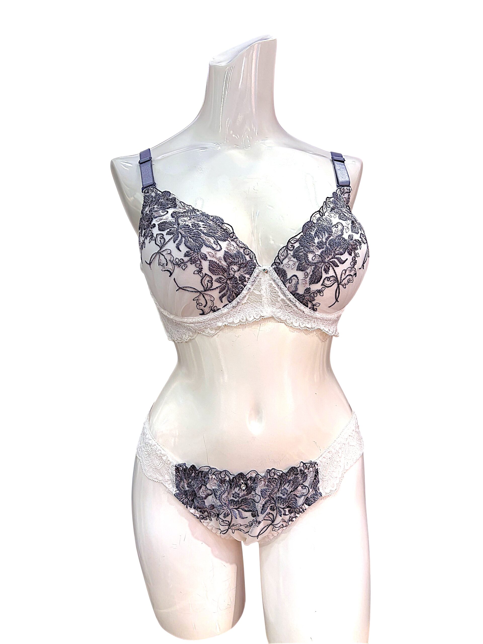 8000203 navy & white floral | fg cup lace bra & panty set