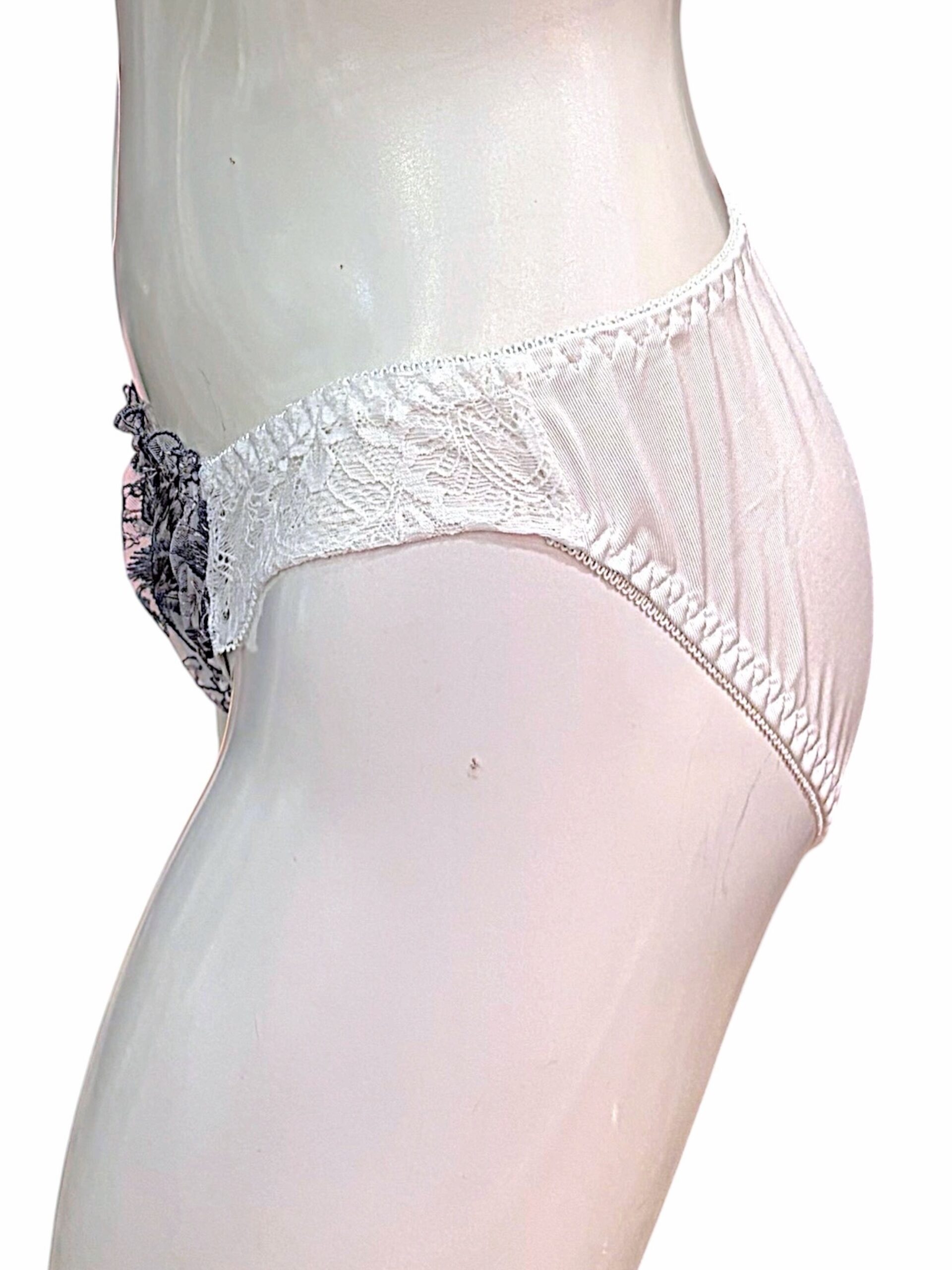 8000203 navy & white floral | fg cup lace bra & panty set
